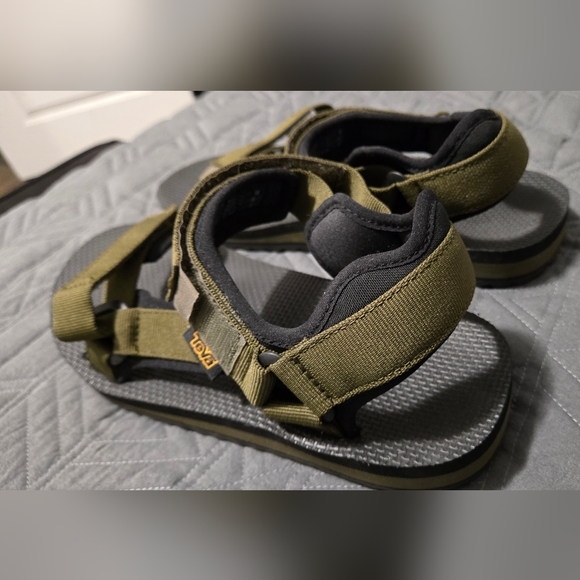 Men's Teva Universal Trail Sandals size 10 - Picture 5 of 6